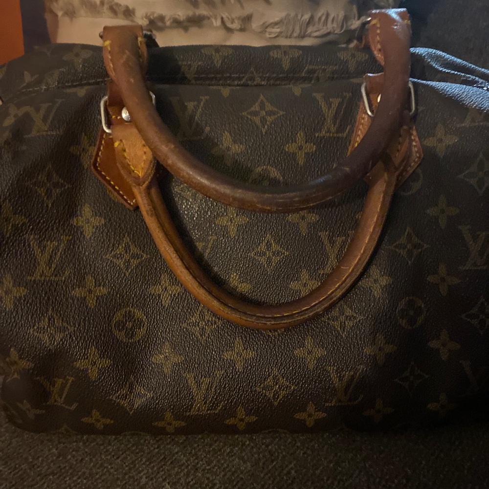 Used Authentic Louis Vuitton speedy bag